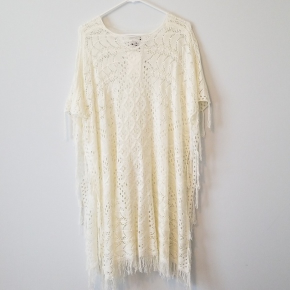 David and Young Pullover Shawl - Picture 2 of 6